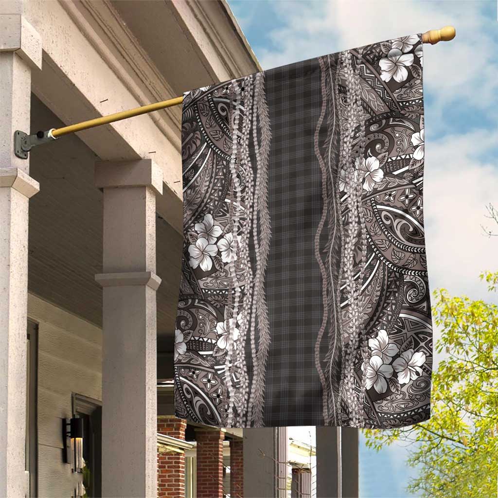 Hawaiian Art Flower Tribal with Lei Garden Flag Palaka Pattern Grayscale LT03 House Flag Gray - Polynesian Pride