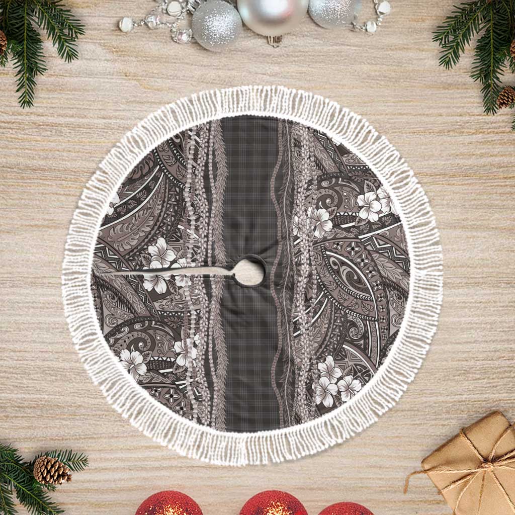 Hawaiian Art Flower Tribal with Lei Tree Skirt Palaka Pattern Grayscale - Polynesian Pride