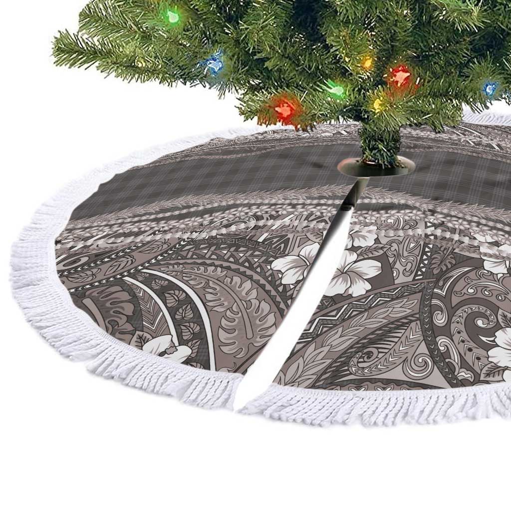 Hawaiian Art Flower Tribal with Lei Tree Skirt Palaka Pattern Grayscale - Polynesian Pride