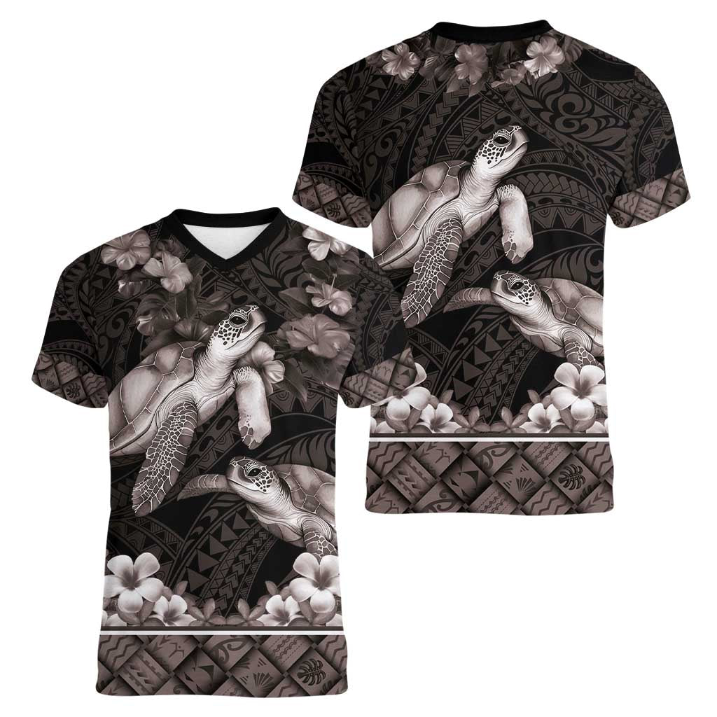Hawaiian Lei Turtle and Plumeria Women V-Neck T-Shirt Polynerian Art Tattoo-Grayscale Mode