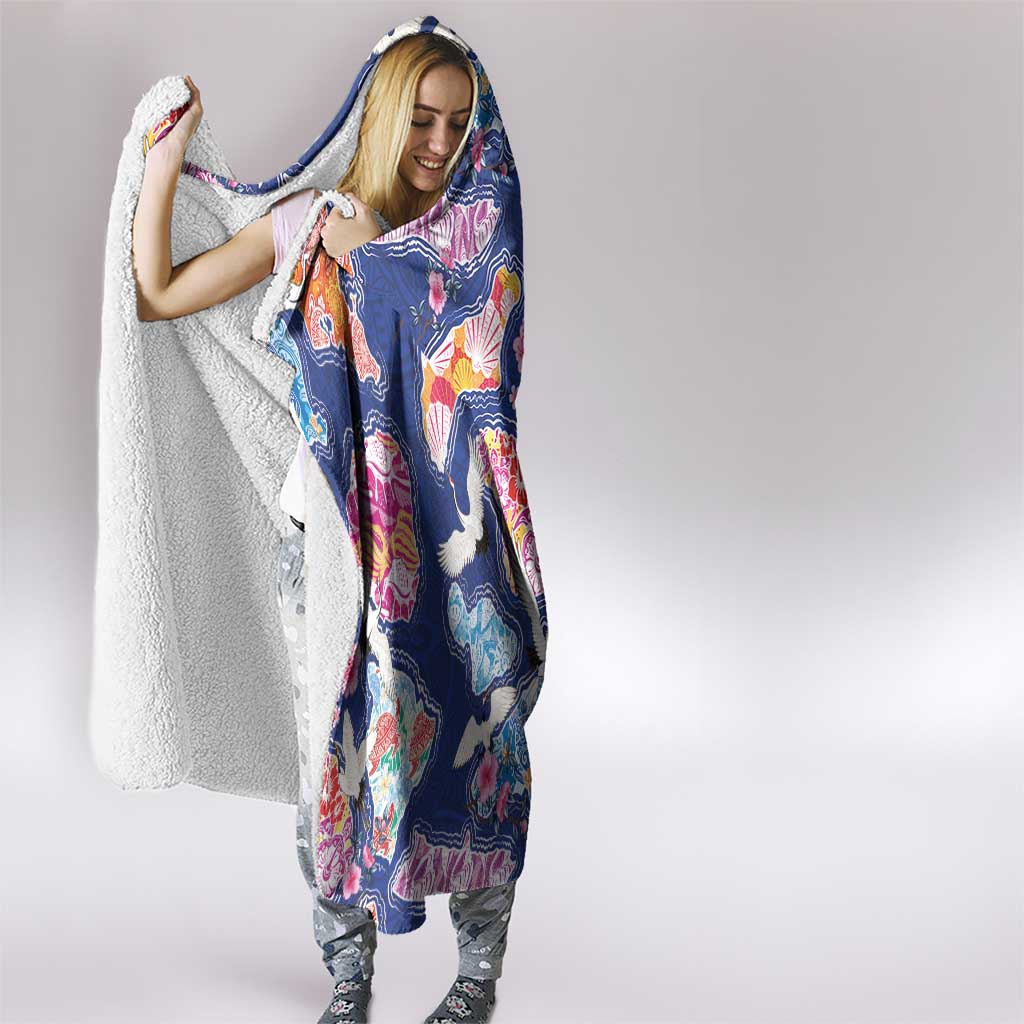 Hawaiian and Japanese Culture Together Hooded Blanket Hawaiian Archipelago Shape Sea Animals