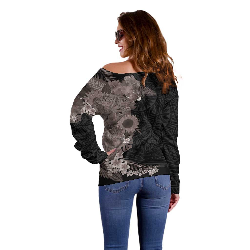 Hawaiian Tropical Plants and Chameleon Off Shoulder Sweater Polynesian Art Grayscale - Polynesian Pride
