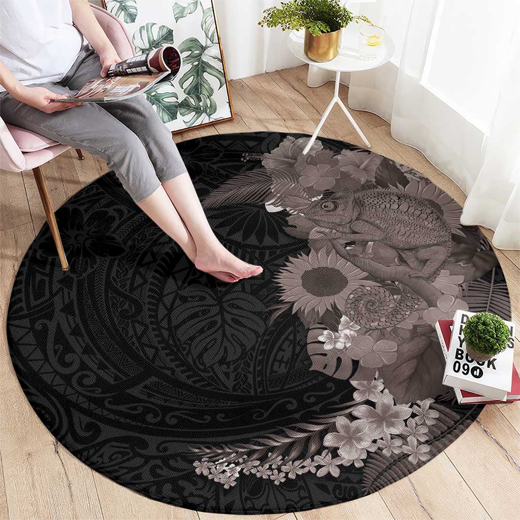 Hawaiian Tropical Plants and Chameleon Round Carpet Polynesian Art Grayscale - Polynesian Pride