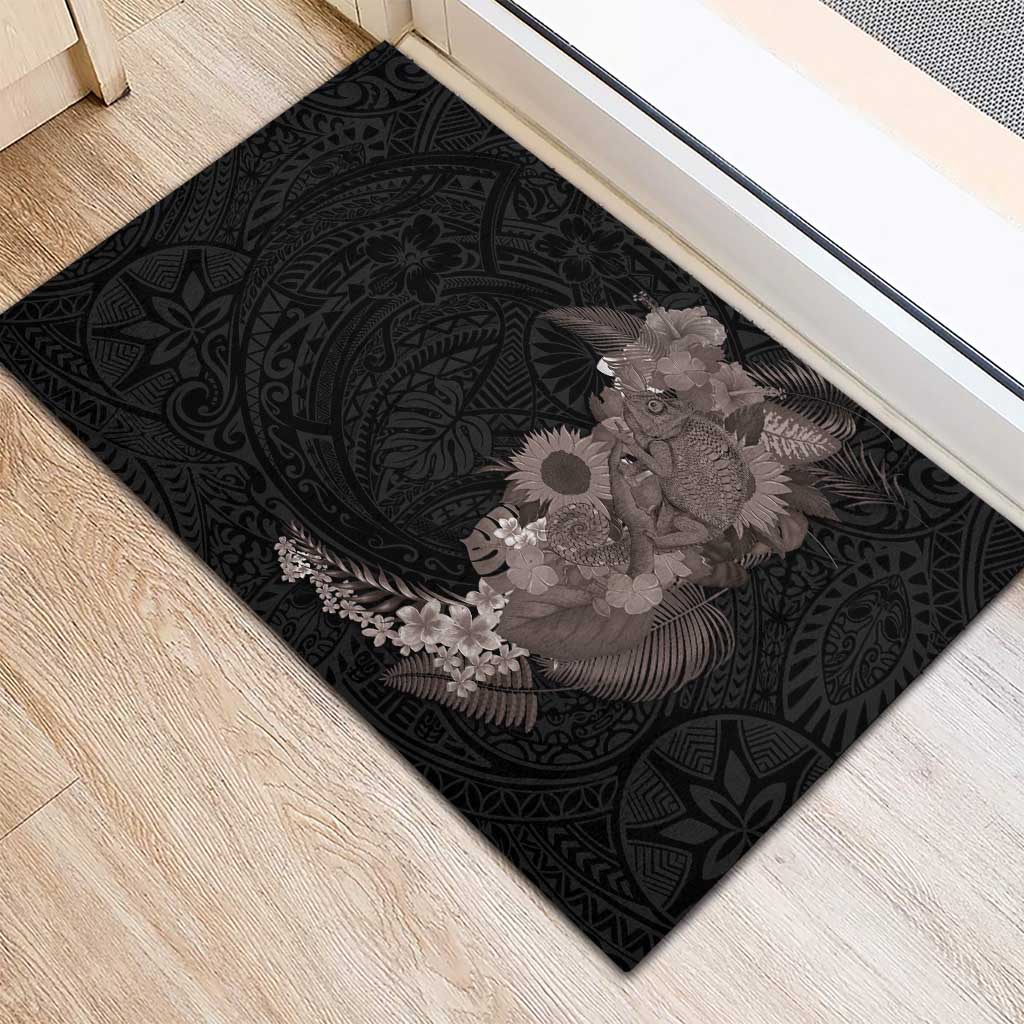 Hawaiian Tropical Plants and Chameleon Rubber Doormat Polynesian Art Grayscale - Polynesian Pride