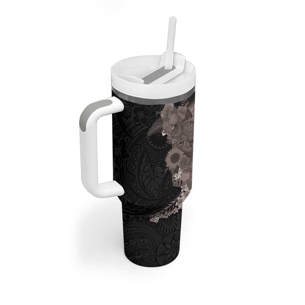 Hawaiian Tropical Plants and Chameleon Tumbler With Handle Polynesian Art Grayscale - Polynesian Pride