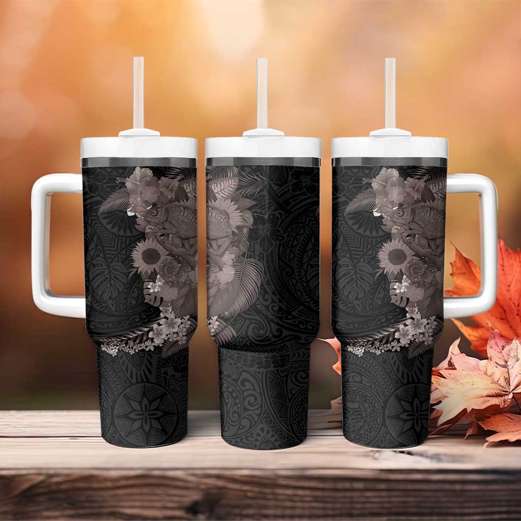 Hawaiian Tropical Plants and Chameleon Tumbler With Handle Polynesian Art Grayscale - Polynesian Pride
