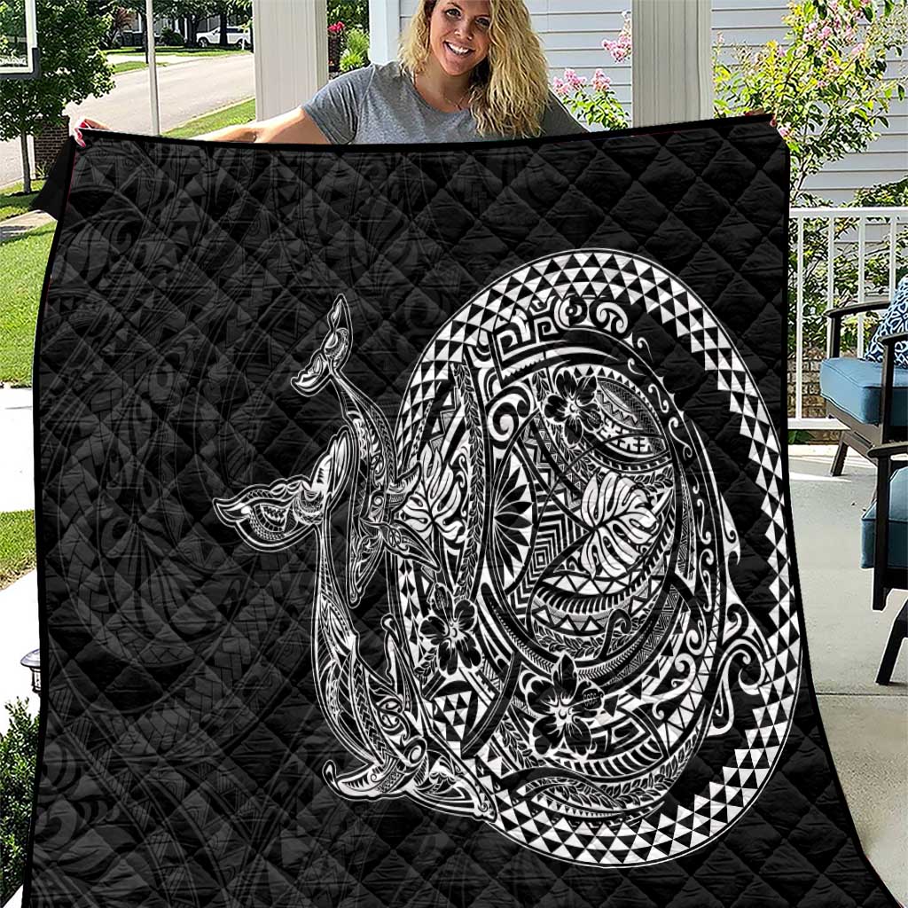 Hawaiian Whales Polynesian Art Motifs Quilt Black Color - Polynesian Pride