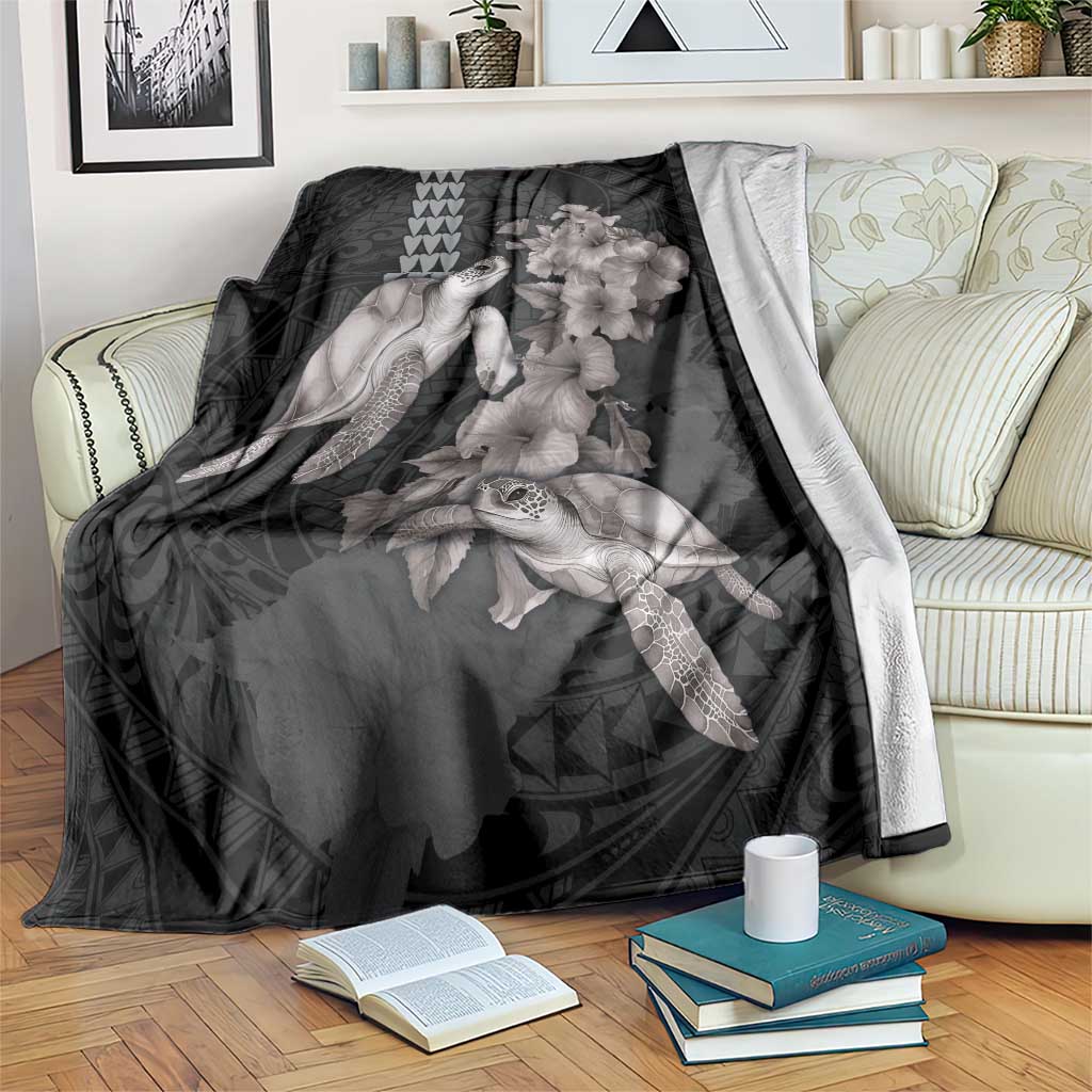 Hawaiian Turtle Love Couple Blanket - Sweet Hibiscus and Kakau Pattern Grayscale Color LT03 Black - Polynesian Pride