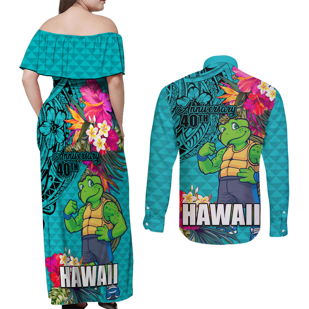Hawaii Great Aloha Run 40th Anniversary Couples Matching Off Shoulder Maxi Dress and Long Sleeve Button Shirt With Turtle Mascot Marathon Hibiscus and Kakau LT03 - Polynesian Pride