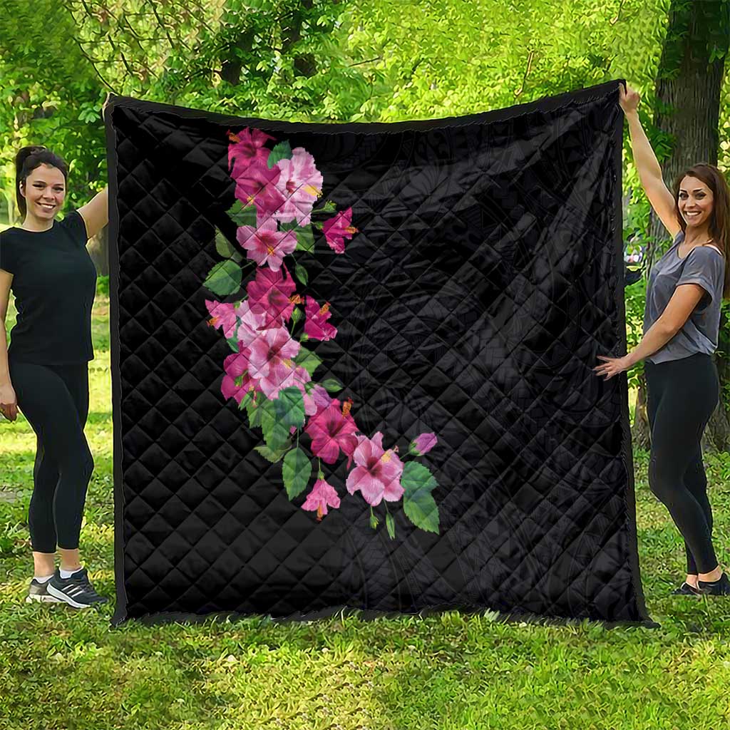 Hawaiian Hibiscus and Art Polynesian Tattoo Quilt Black Color