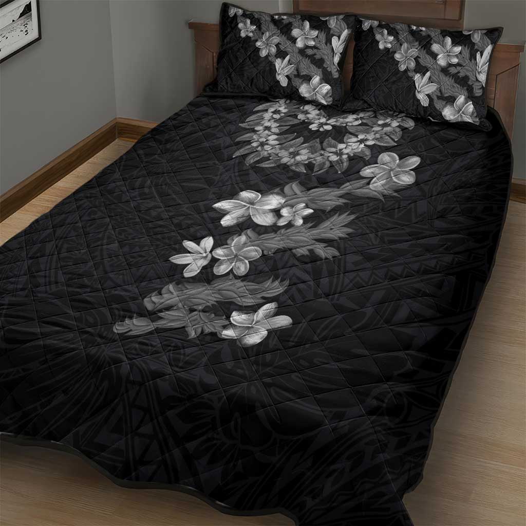 Hawaiian Lei Plumeria and Tropical Leaves Quilt Bed Set Watercolor Style-Grayscale
