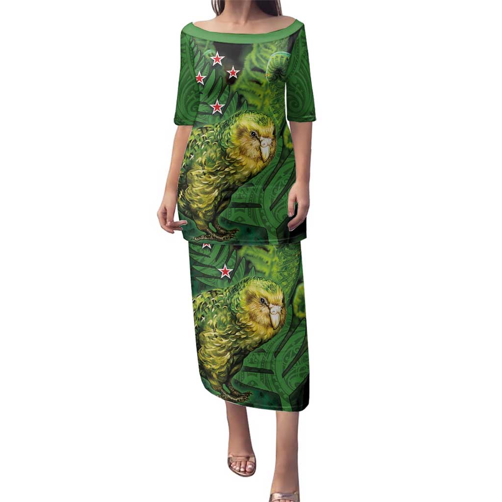 New Zealand Kākāpō Family Matching Puletasi and Hawaiian Shirt Silver Fern with Close up of Green Fern Leaves and Maori Tattoo