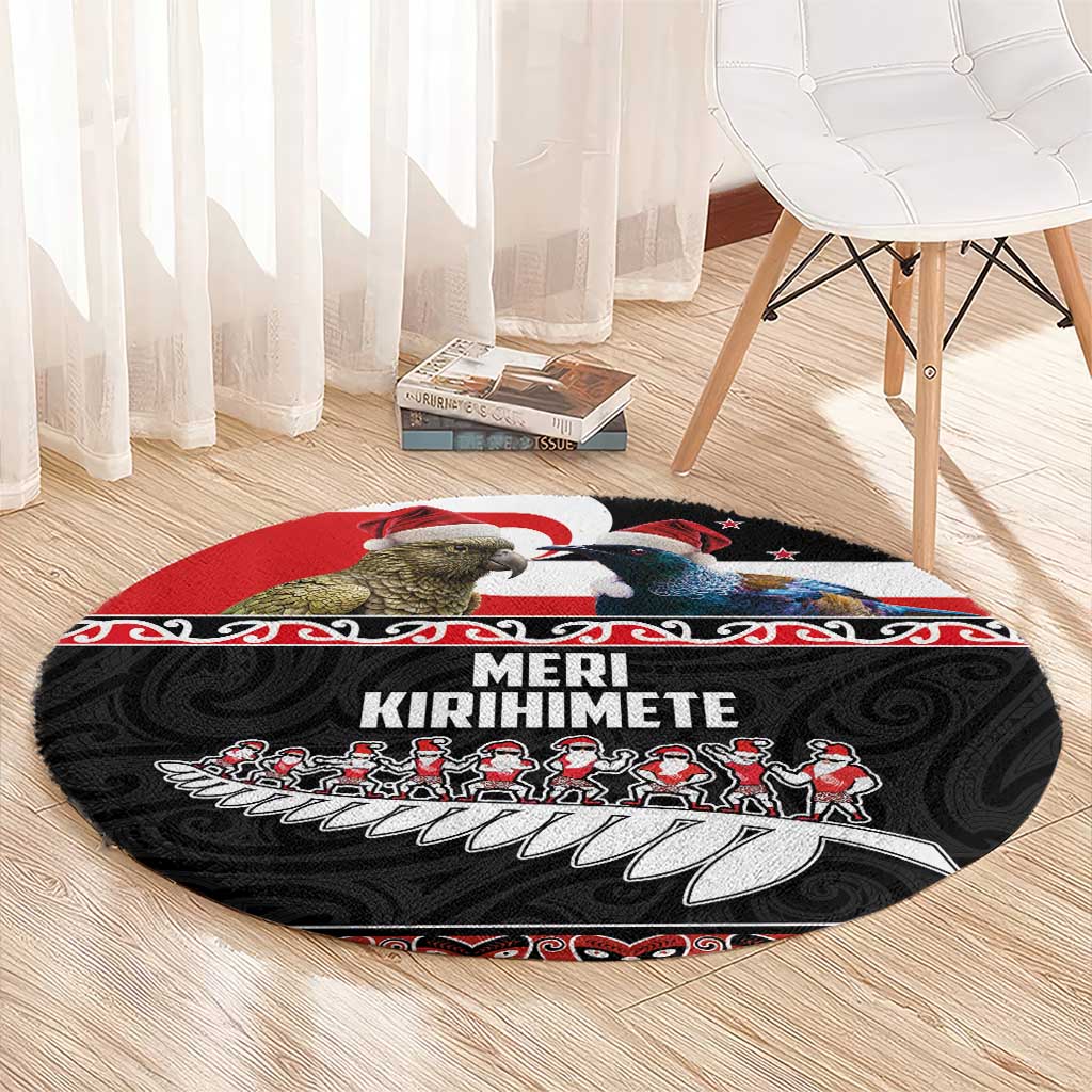 New Zealand Meri Kirihimete Round Carpet Christmas Tui Bird and Kea Bird - Haka Santa with Maori Koru Art Pattern