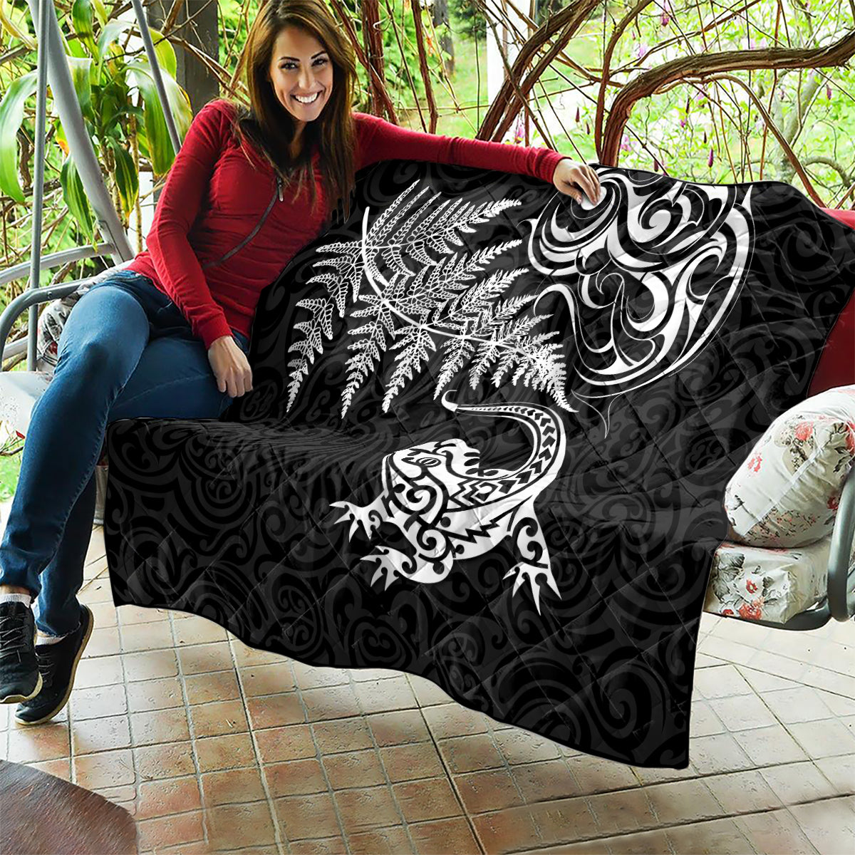 New Zealand Tuatara Tribal Tattoo Quilt Silver Fern and Maori Pattern Black Color