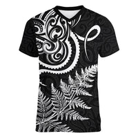 New Zealand Octopus Tattoo and Fern Women V-Neck T-Shirt Maori Pattern