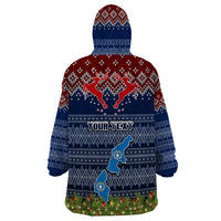personalised-northern-mariana-islands-christmas-wearable-blanket-hoodie-coat-of-arms-and-map-beautiful-merry-xmas-snowflake