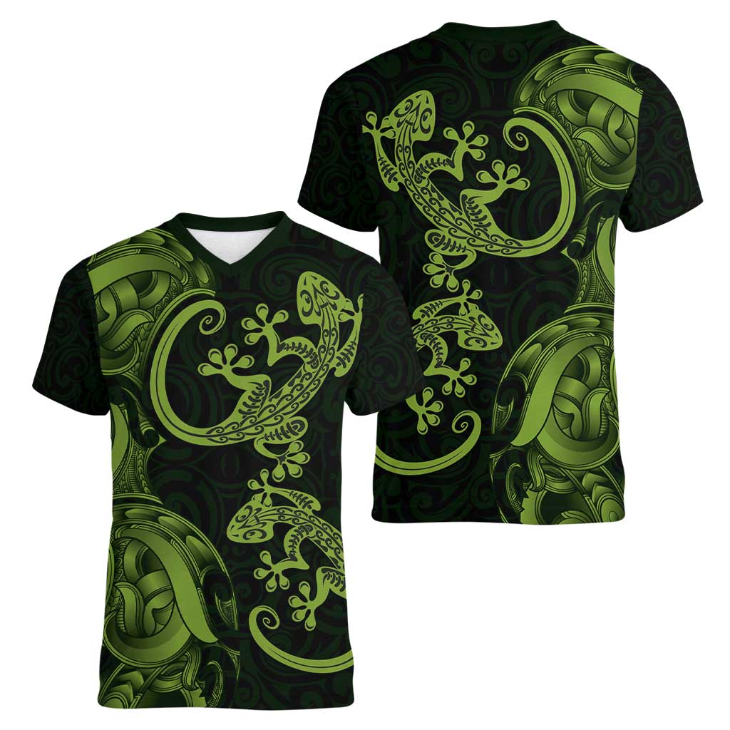 New Zealand Gecko Maori Art Tattoo Women V-Neck T-Shirt