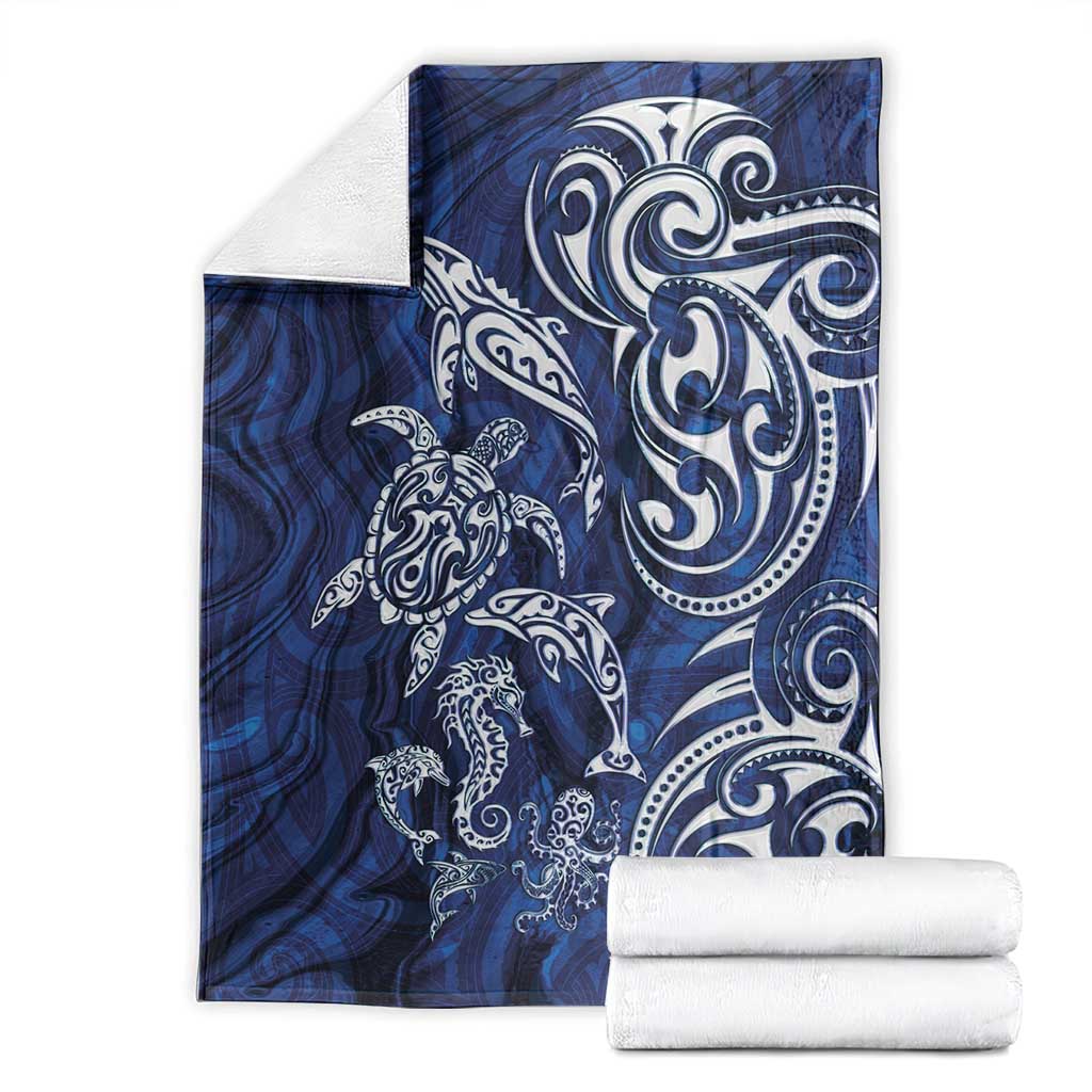 New Zealand Connecting with Seas Blanket Maori Tribal and Sea Animals Tattoo - White Glass Style