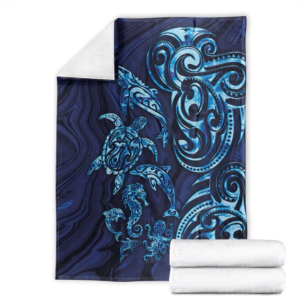 New Zealand Connecting with Seas Blanket Maori Tribal and Sea Animals Tattoo - Sea Texture Glass Style