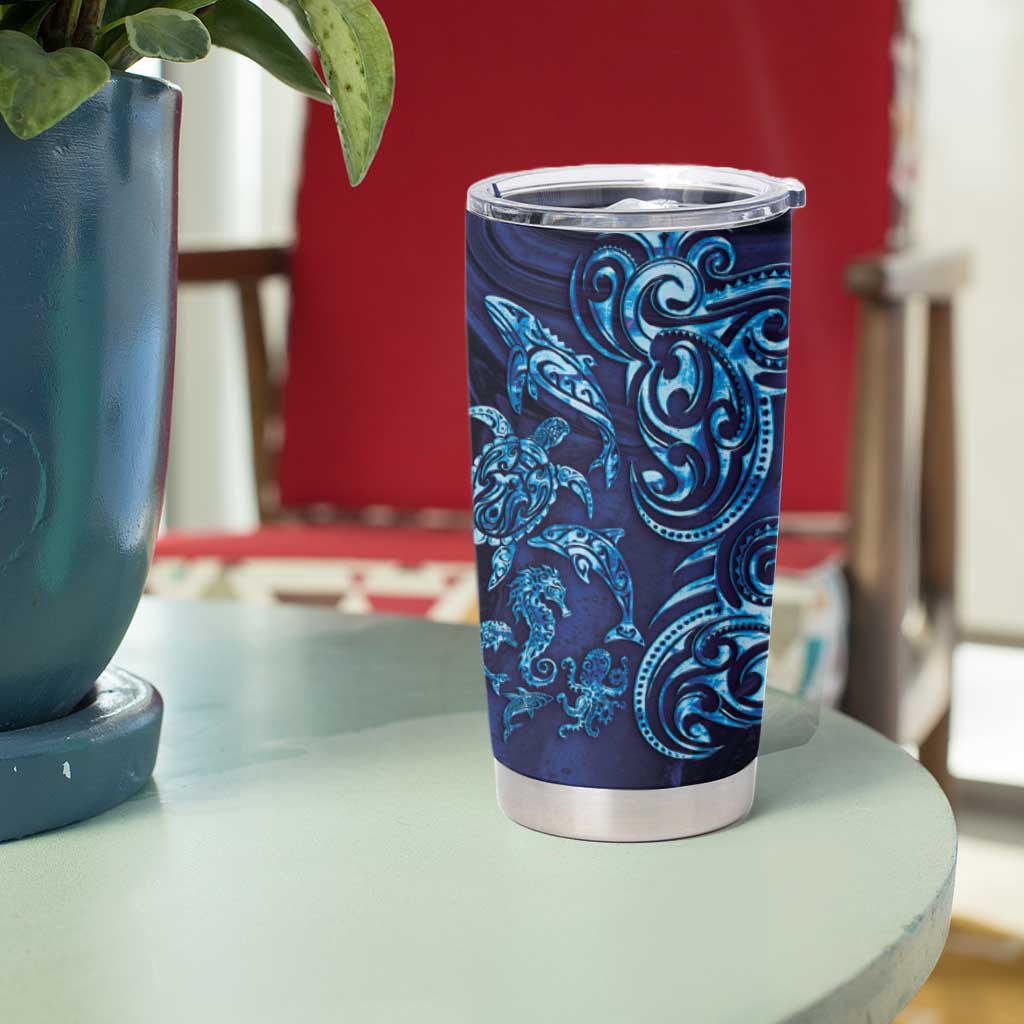 New Zealand Connecting with Seas Tumbler Cup Maori Tribal and Sea Animals Tattoo - Sea Texture Glass Style