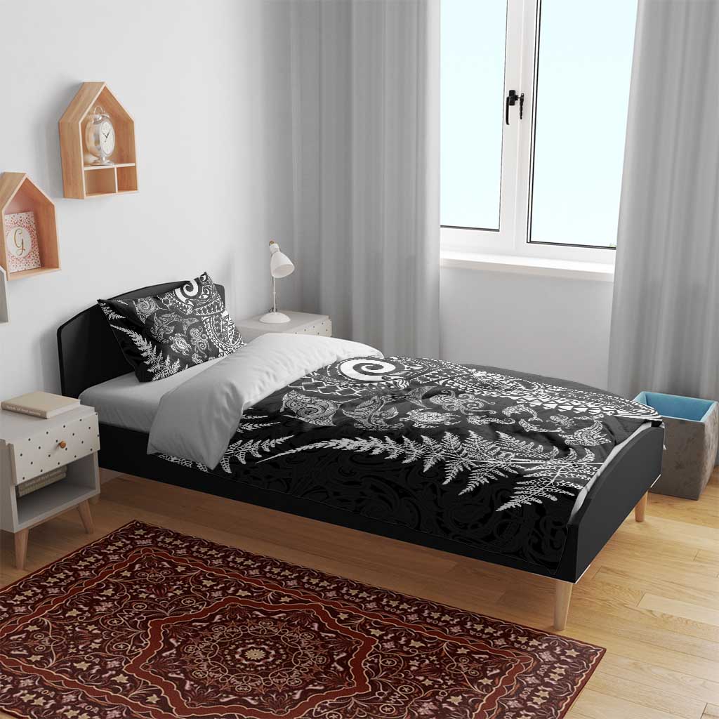 New Zealand Sea Animals Bedding Set with Maori Koru Tribal Tattoo and Silver Ferns Black Color