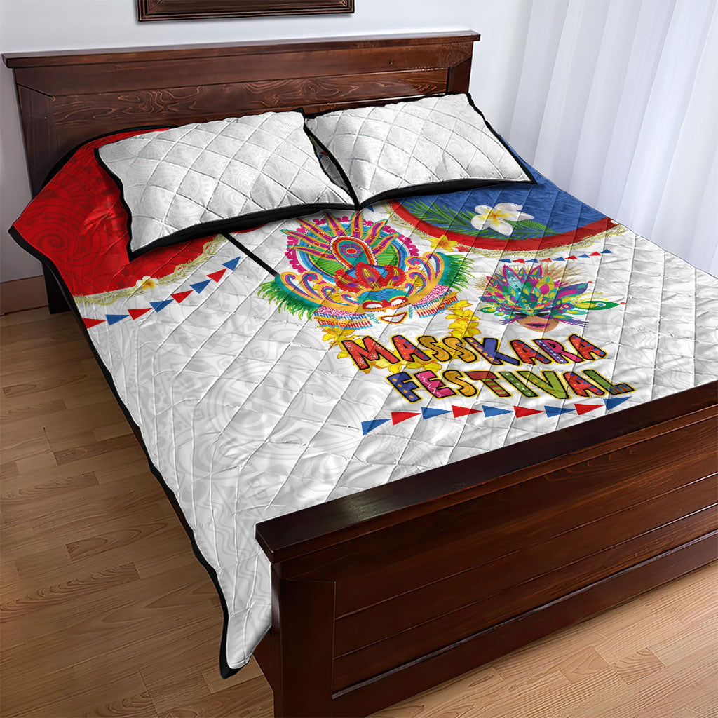 Philippines MassKara Festival Quilt Bed Set Smile Masks with Hawaiian Art Pattern and Tropical Plants