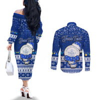 Personalised Palau Christmas Couples Matching Off The Shoulder Long Sleeve Dress and Long Sleeve Button Shirt Snowman Hugs Palau Coat of Arms Maori Pattern Blue Style LT03 - Polynesian Pride
