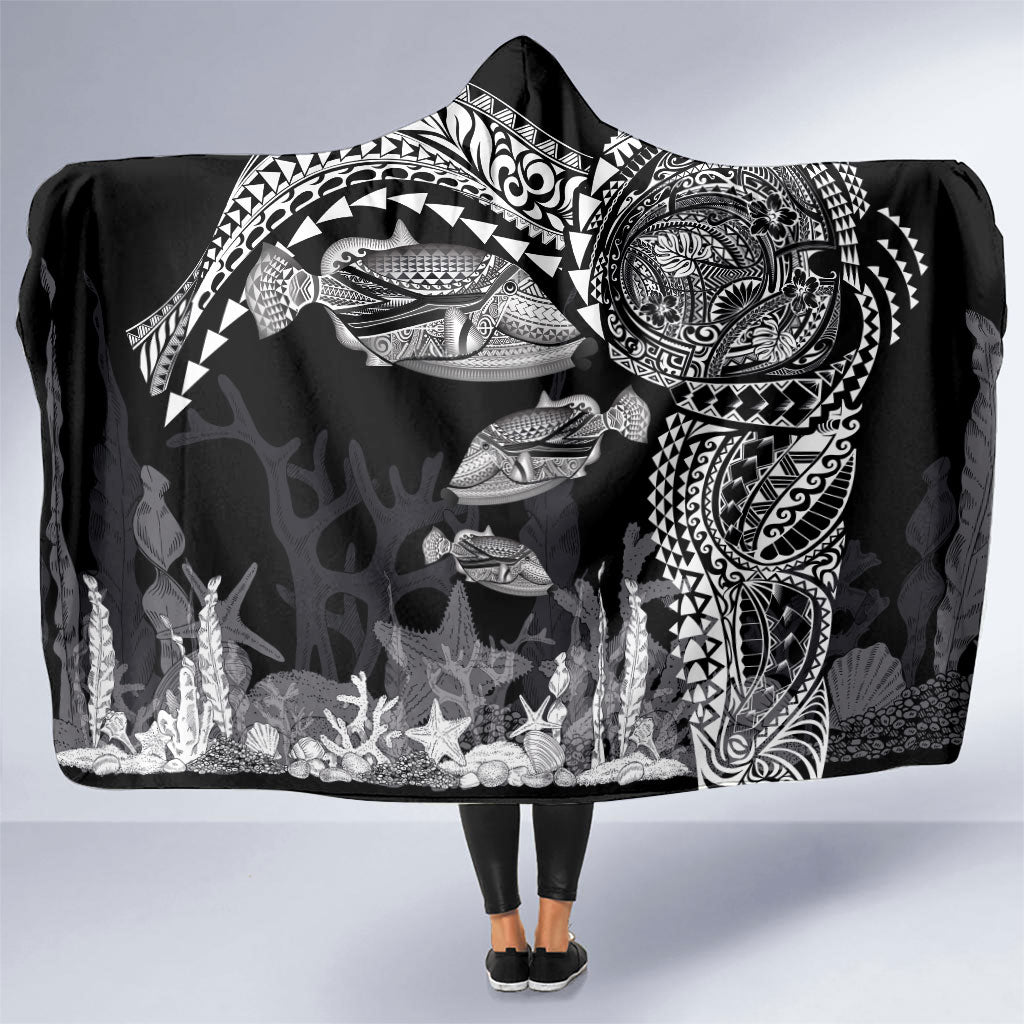 Hawaiian Reef Triggerfish Hooded Blanket Polynesian Art with Tribal Humuhumunukunukuapua'a LT03 One Size Black - Polynesian Pride