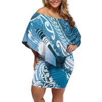 Personalised New Zealand Aotearoa Darts Masters Off Shoulder Short Dress Maori Art Tattoo with Tribal Dart Symbol Blue - Polynesian Pride