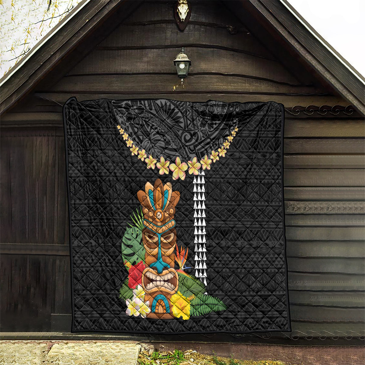 Hawaii Plumeria Lei Quilt Tiki and Kakau Pattern Black Color