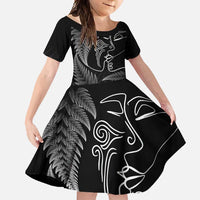 New Zealand Valentine's Day Family Matching Mermaid Dress and Hawaiian Shirt Silver Fern and Line Art Love Couple LT03 Daughter's Dress Black - Polynesian Pride