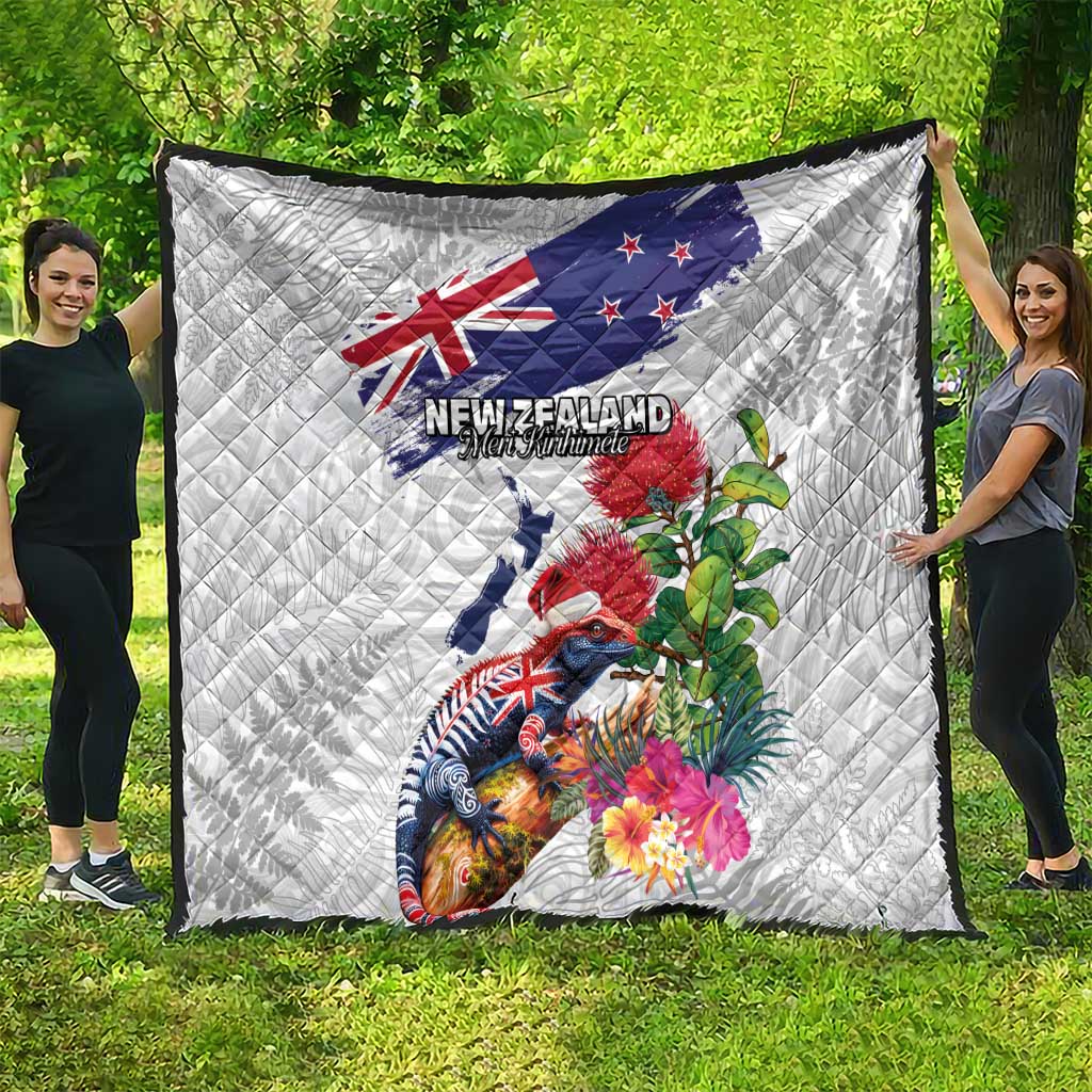 New Zealand Christmas Quilt Meri Kirihimete-Tuatara and Pohutukawa White Color