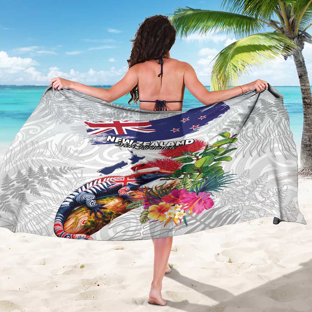 New Zealand Christmas Sarong Meri Kirihimete-Tuatara and Pohutukawa White Color