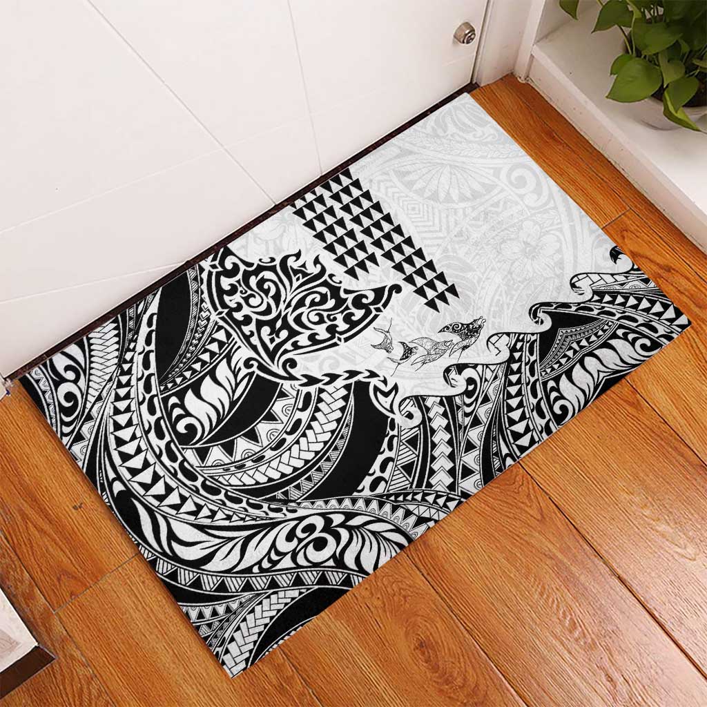Hawaiian Tribal Manta Ray Rubber Doormat Kakau Tattoo and Polynesian Art Motif Pattern LT03 - Polynesian Pride