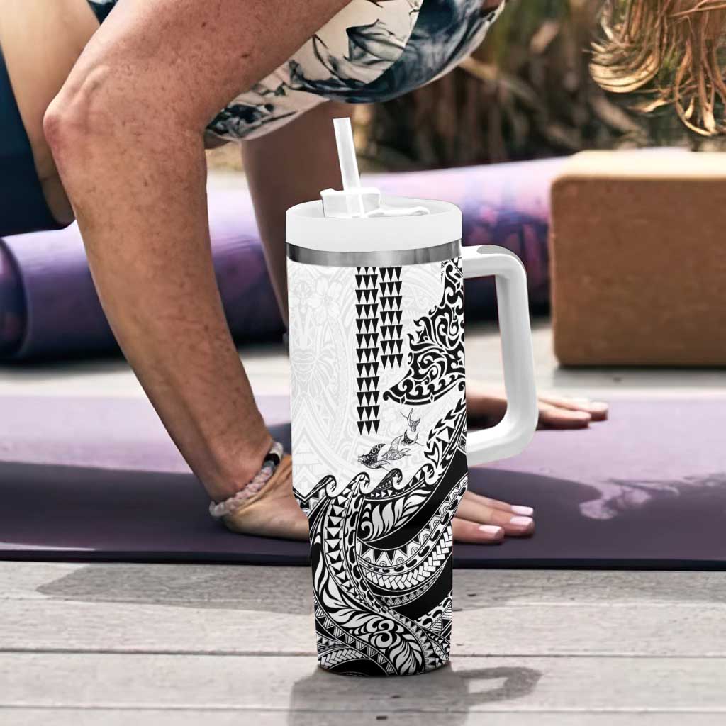 Hawaiian Tribal Manta Ray Tumbler With Handle Kakau Tattoo and Polynesian Art Motif Pattern