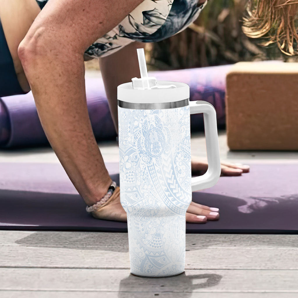 Hawaiian Turtles and Leis Tumbler With Handle Tribal Kakau Pattern Airy White Blue Cloud Vibe