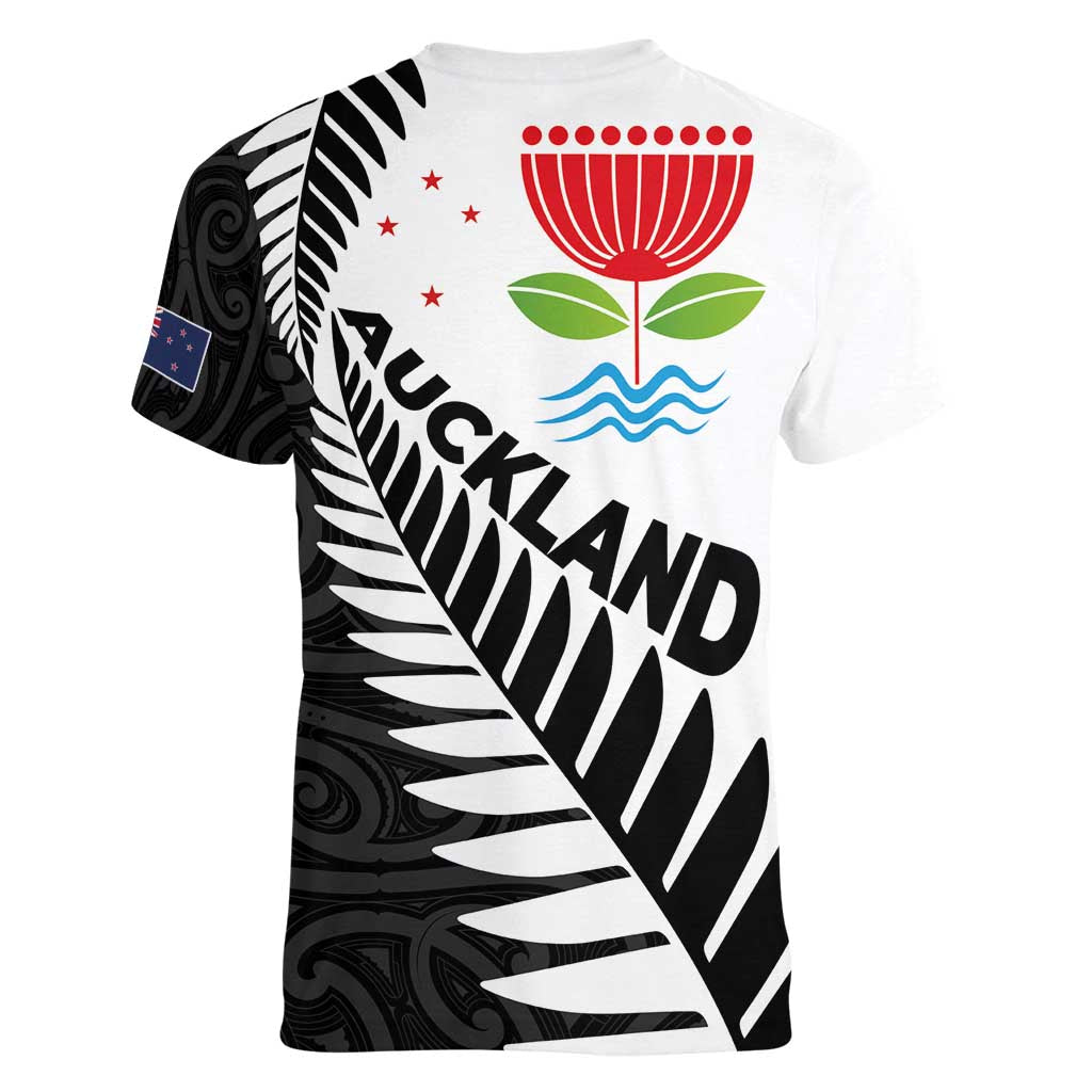New Zealand Auckland Women V-Neck T-Shirt Auckland's Emblem and Silver Ferns - Maori Art Tattoo
