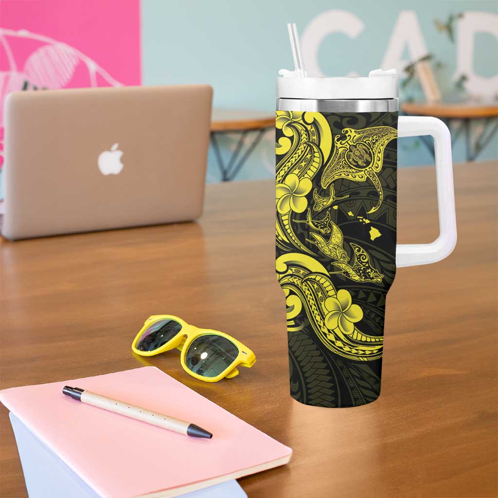 Hawaiian Manta Rays Tumbler With Handle Tribal Hibiscus Polynesian Tattoos Yellow Color - Polynesian Pride