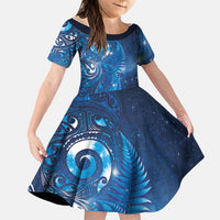 Aotearoa New Zealand New Year Family Matching Long Sleeve Bodycon Dress and Hawaiian Shirt Tribal Koru Tattoo Blue Galaxy Maori Silver Fern LT03 Daughter's Dress Blue - Polynesian Pride