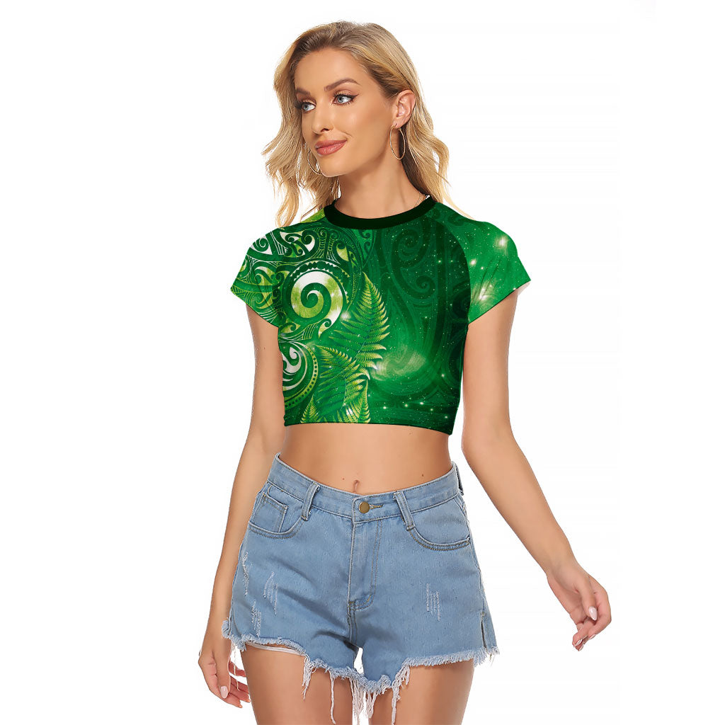 Aotearoa New Zealand New Year Raglan Cropped T Shirt Tribal Koru Tattoo Green Galaxy Maori Silver Fern