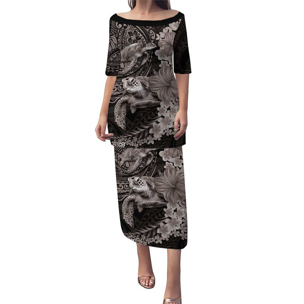 Hawaiian Plumeria and Hibiscus with Turtles Puletasi Polynesian Art Grayscale - Polynesian Pride