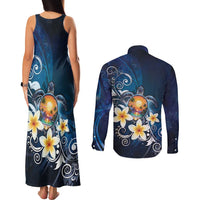 Hawaii Honu Couples Matching Tank Maxi Dress and Long Sleeve Button Shirt Polynesian Curves Plumeria - Polynesian Pride