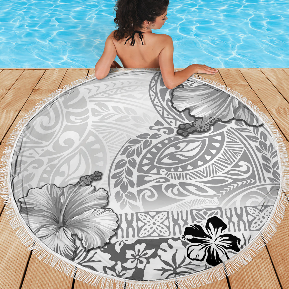 Hawaii Hibiscus With White Polynesian Pattern Beach Blanket