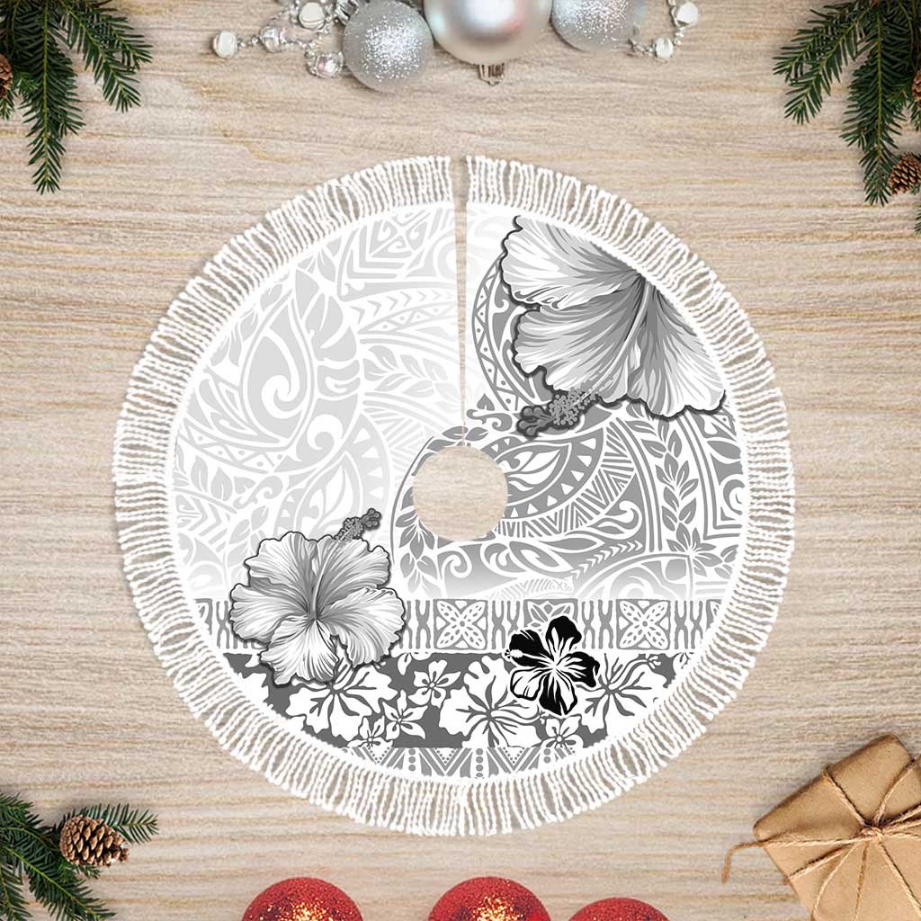Hawaii Hibiscus With White Polynesian Pattern Tree Skirt