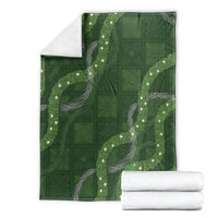 Hawaiian Quilt Blanket Pele Hair Hinahina Lei Green Version
