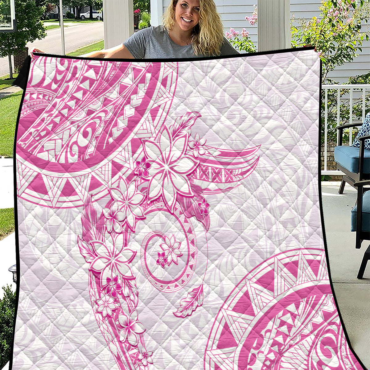 Polynesian Pattern With Plumeria Flowers Quilt Pink