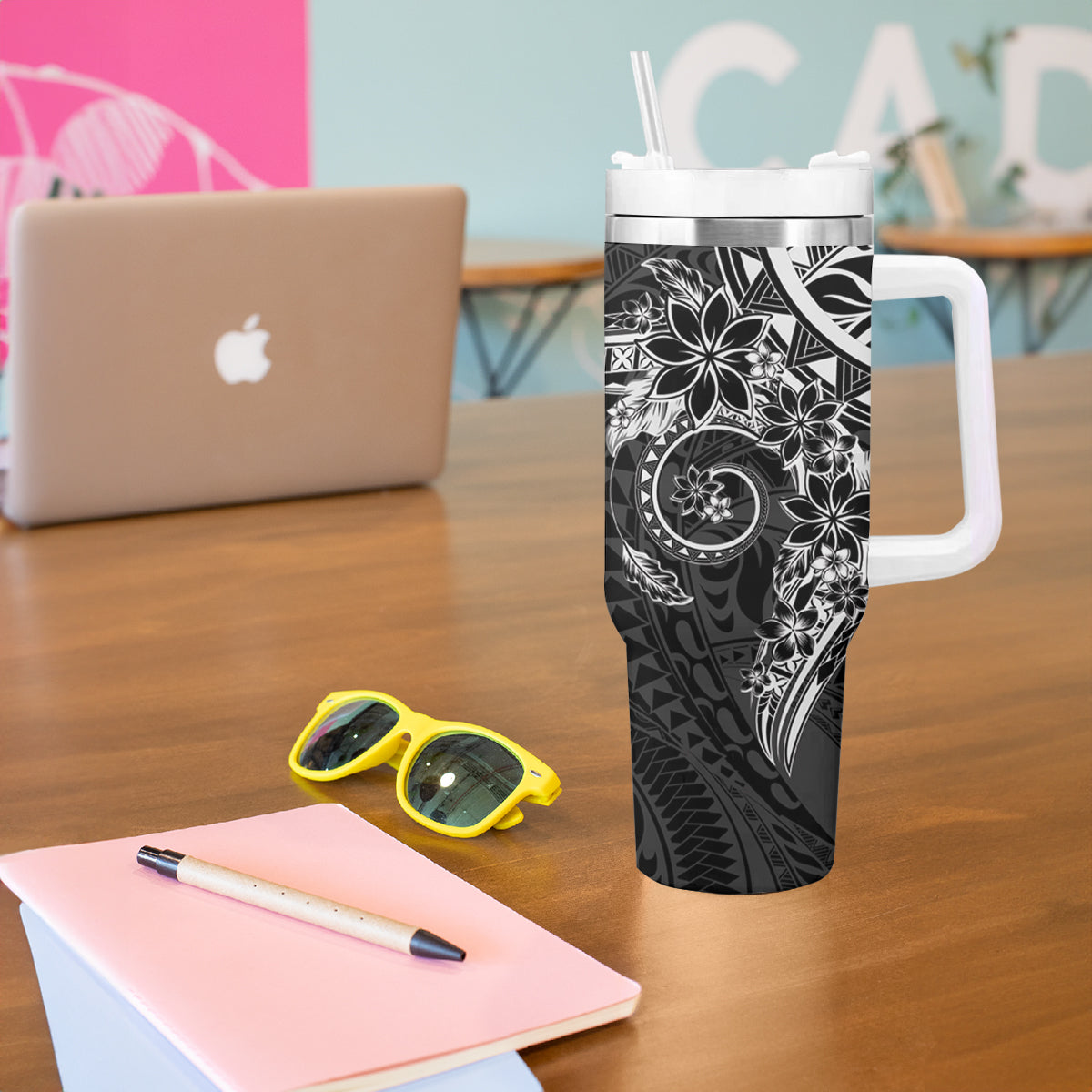 Black Polynesian Pattern With Plumeria Flowers Tumbler With Handle