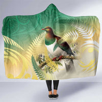 New Zealand Pigeon Kereru Hooded Blanket Maori Fern Art Green Gradient - Polynesian Pride