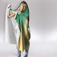 New Zealand Pigeon Kereru Hooded Blanket Maori Fern Art Green Gradient - Polynesian Pride