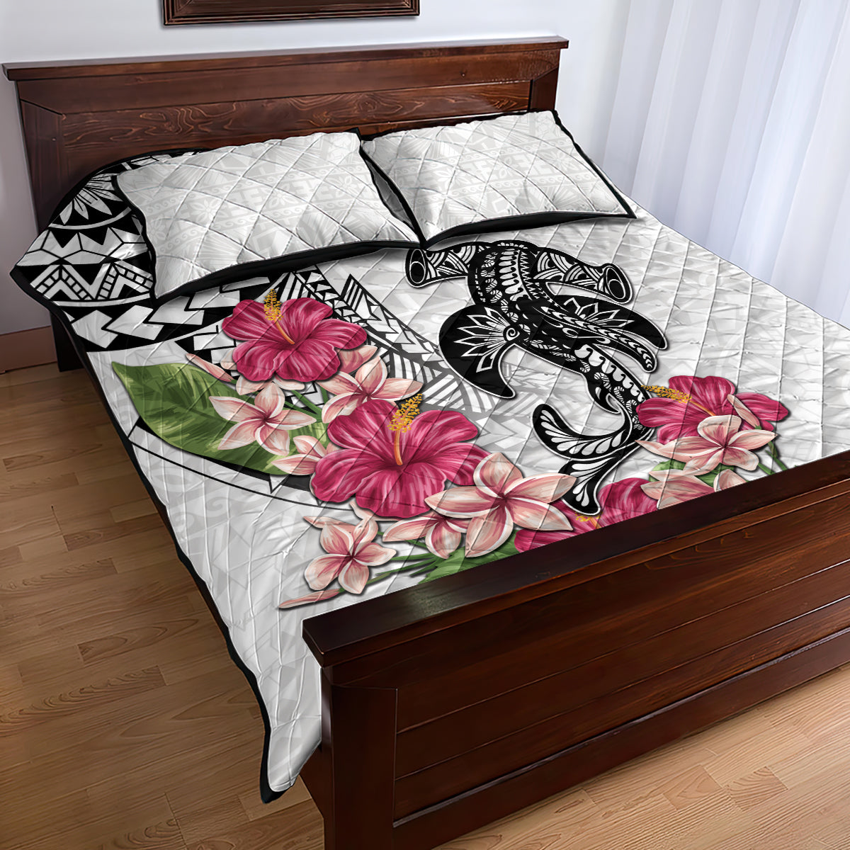 White Polynesian Hammerhead Shark Tribal Pattern Quilt Bed Set